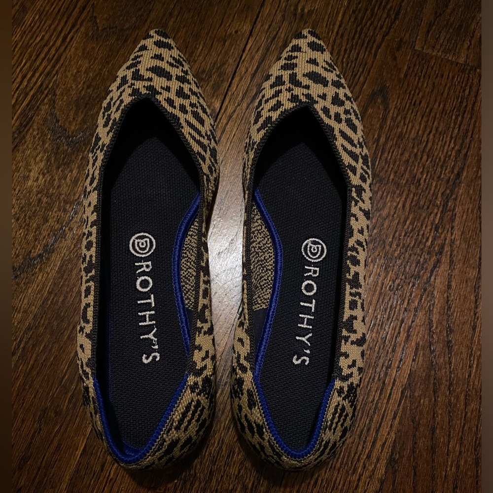 Rothy's- The Point- Leopard Cat Print Pointed Toe Flats in Tan and Black women 9 - Picture 16 of 16
